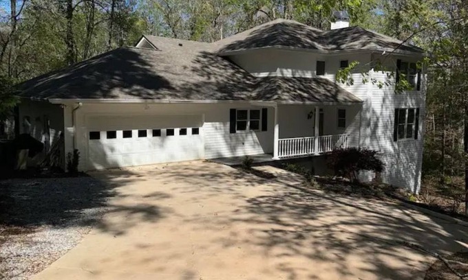 Gainesville Casa | New Listing Discount! Luxurious Lake House With Dock