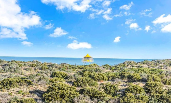Goolwa Beach Casa | NEW LISTING DISCOUNT - Dunescape 4BR with Sea Views