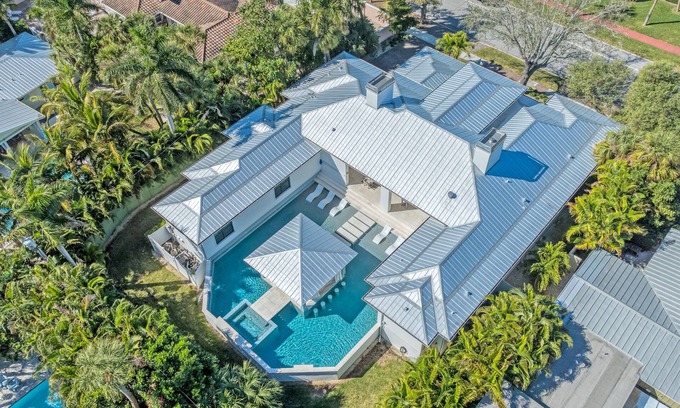 Saint Armands Key Casa | New Listing! Dream Island | Pet Friendly Home w/ Private Heated Pool and Spa