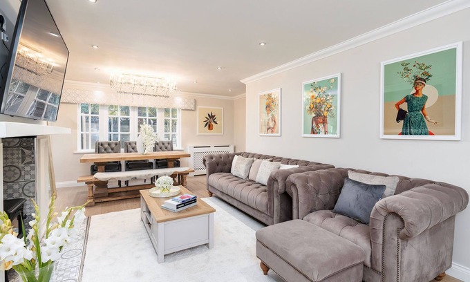 Cheadle Casa | New Listing Special Discount!