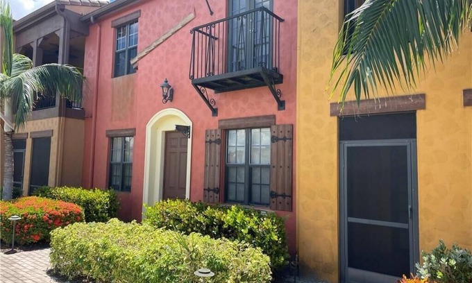 Fort Myers Condominio | NEW LISTING! Ground level condo, 2 King Bdrm w/ 2 Ensuite Baths