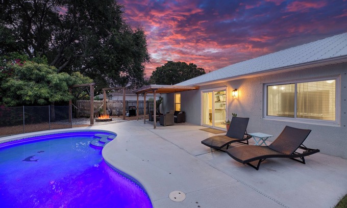 Tropic Casa | New Listing-Heart of Melbourne w/POOL