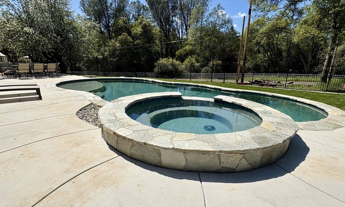 Murphys Casa | 🍇New Listing in Murphys🍷Relax close to DownTown in 4BR house w/Pool & Hot-Tub