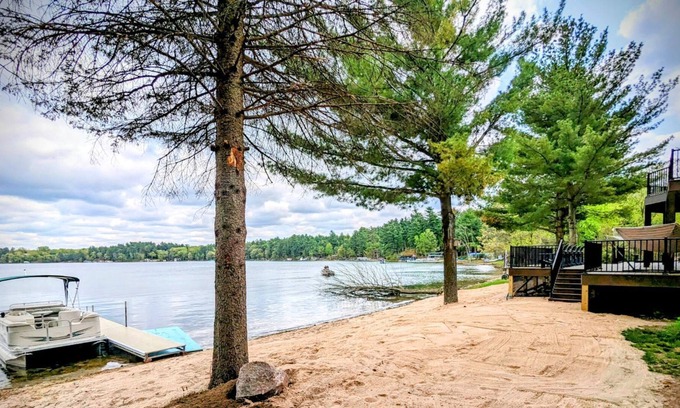 Pine River Casa | New Listing / Lake House / Sleeps 24 / Amazing Beach and Views