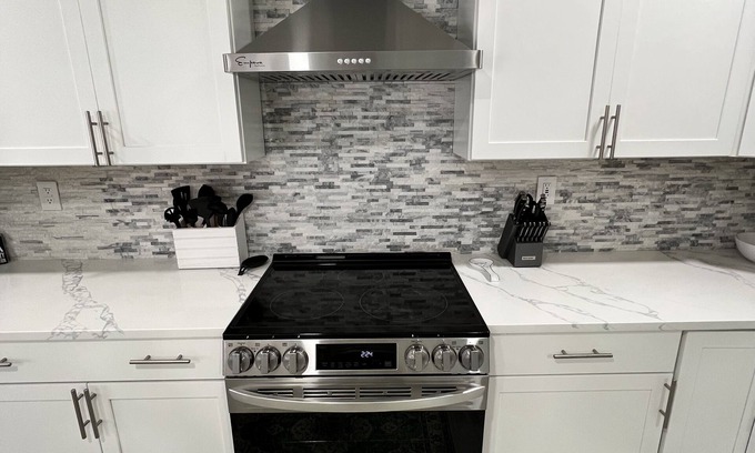 Goose Creek Casa | New Listing! Luxurious Remodeled Home! Discounts Available For 7 Nights Or More