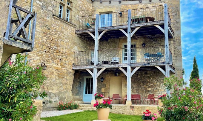 Beynac-et-Cazenac Casa | New Listing! Maison Delluc with Spectacular Vistas