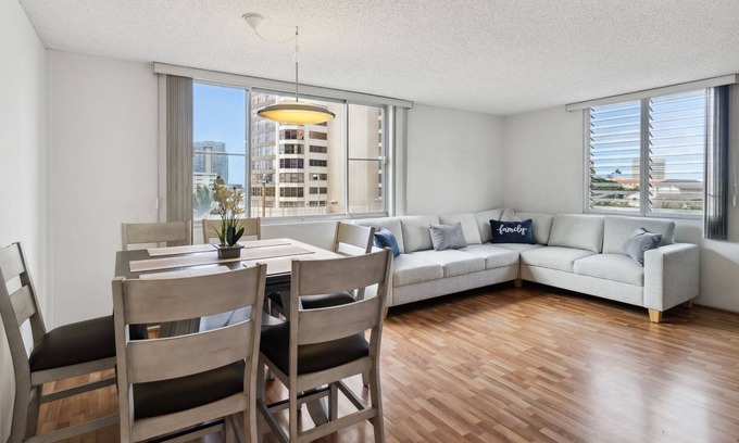 Tantalus Condominio | NEW LISTING! Makiki's Delightful Pet Friendly home near Honolulu Museum of Art by RedAwning
