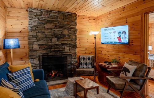 Bryson City Casa | New Listing! Mountain cabin