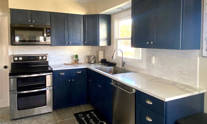 Allen Otro | NEW LISTING🌾NEWLY RENOVATED MODERN & COZY FARMHOUSE