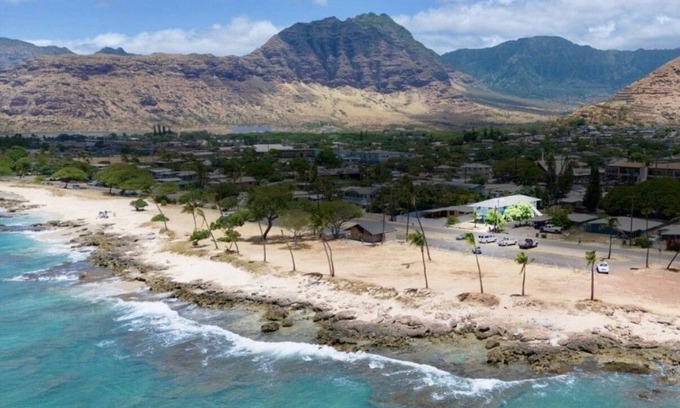 Waianae Casa | NEW Listing Oceanfront Home + Boards + Beach Gear