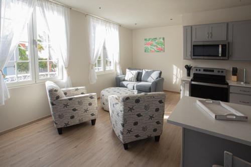Rancho Apartamento | New Listing! Plaza Daniel Leo F