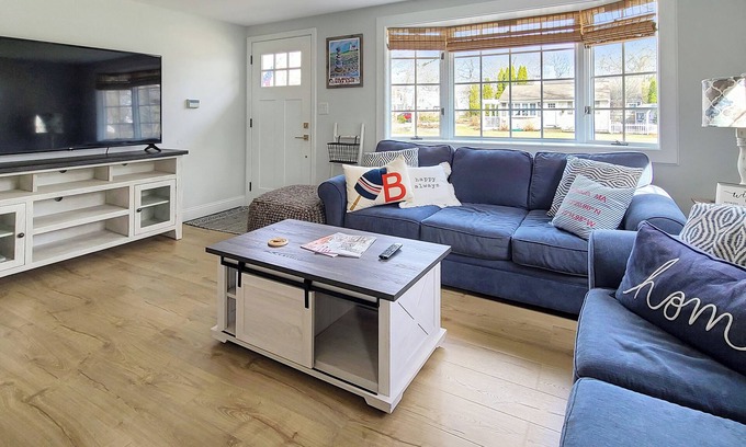 Mara Vista Casa | NEW LISTING! Pristine 2BD--A/C, Comfortable Furnishings, Outdoor Shower, Fire Pit & Grill