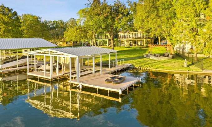 Kingsland Casa | New Listing - Promo Price Waterfront Huge Yard