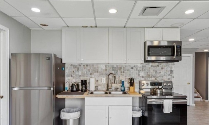 Putnam Valley Apartamento | NEW LISTING! Putnam Valley Estate 1BR - Hot Tub Sauna Firepit by RedAwning
