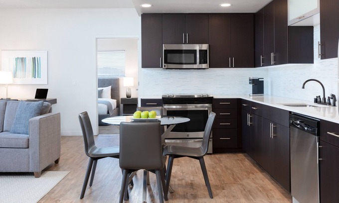 Walnut Creek Apartamento | *New Listing* Quiet, Clean Apt with WFH Space | Resort Pool