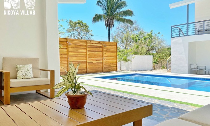 Malpaís Villa | Hermosas Villas Nicoya # 1 (Incluye desayuno) frente a la playa de Mal País!