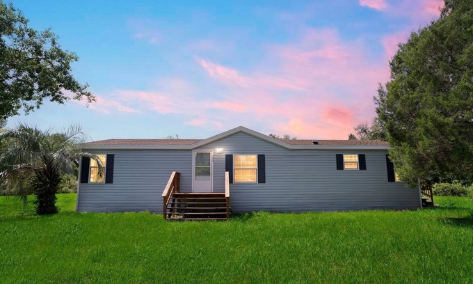 Groveland Cabaña | NEW LISTING! Relaxing 4BR Hideaway in Groveland by RedAwning