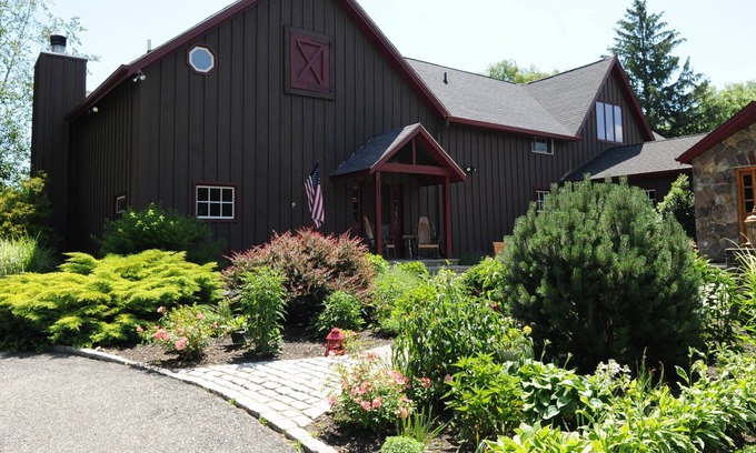Town of Marlborough Casa | NEW LISTING ! Rustic house with private pool in heart of the Hudson Valley