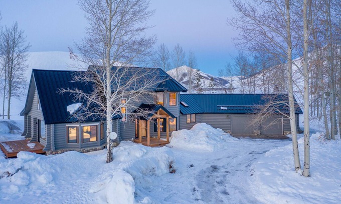 Hailey Casa | NEW LISTING! Rustic Mountain Getaway with NEW Hot Tub