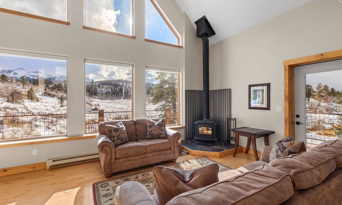 Elk Meadows Casa | New Listing! Sneffels Retreat - Tranquil Getaway - Direct Views of Sneffels!