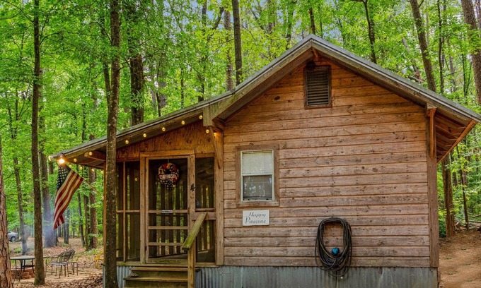 Tyler Cabina | NEW LISTING! The Happy Pine Cone (1-Bedroom Cabin) by RedAwning