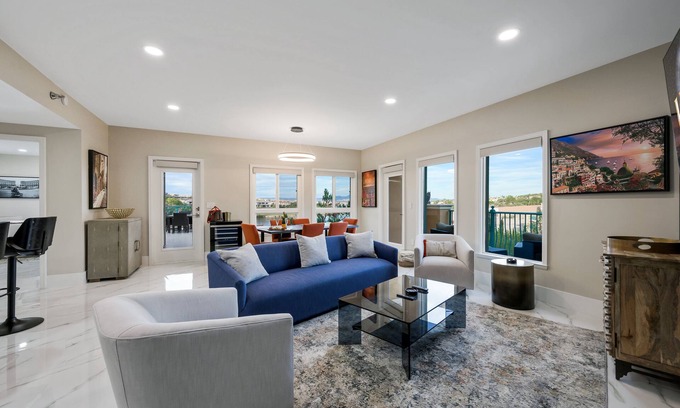 Lake Las Vegas Condominio | New Listing The Ideal Penthouse at Lake Las Vegas