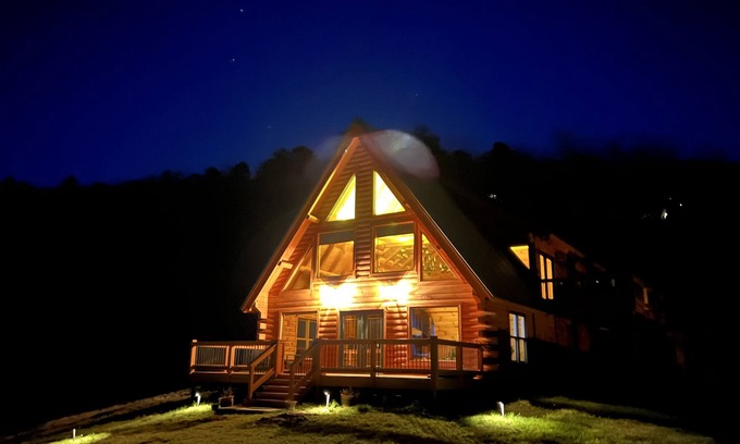 Talking Rock Cabina | *NEW LISTING* The Summit Getaway
