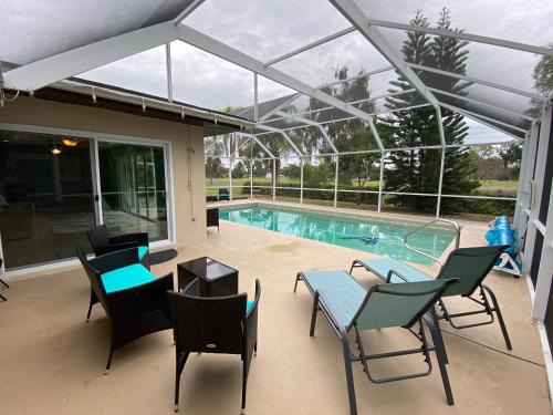 Oakland Hills Casa | NEW - Living The Dream - Beach,Golf,Fishing,Pool