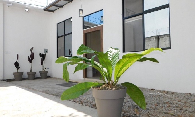 Guayaquil Casa | New Loft Big Yard Close Great Pool