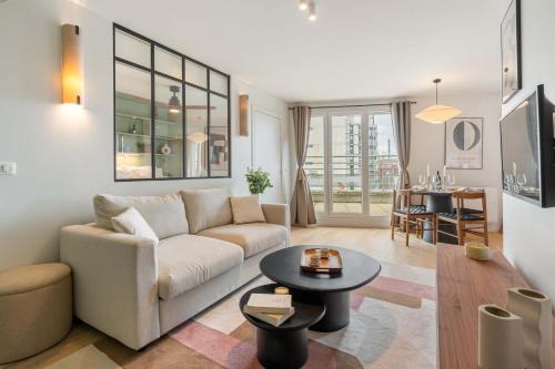Necker Apartamento | New loft with terrace & jacuzzi near Montparnasse