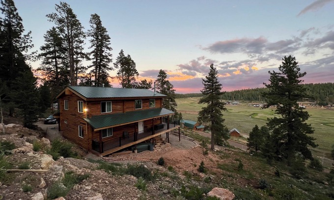 Meadow View Heights Cabina | New Log Cabin - 3 bed 2 bath with 180 degree unobstructed views