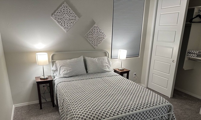 Los Lunas Casa | New Los Lunas Home 5 min from Facebook and Los Lunas.