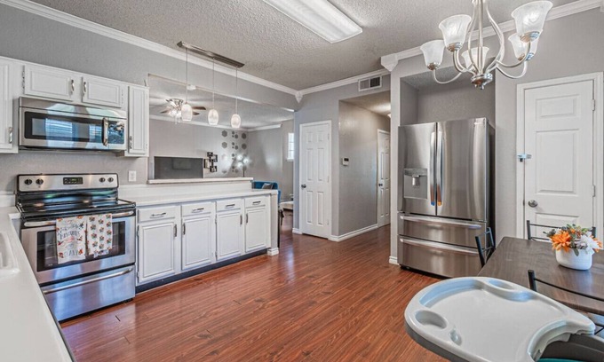 Frisco Casa | New Lux 3-BR Garage,Gated Yard, by The Star Frisco