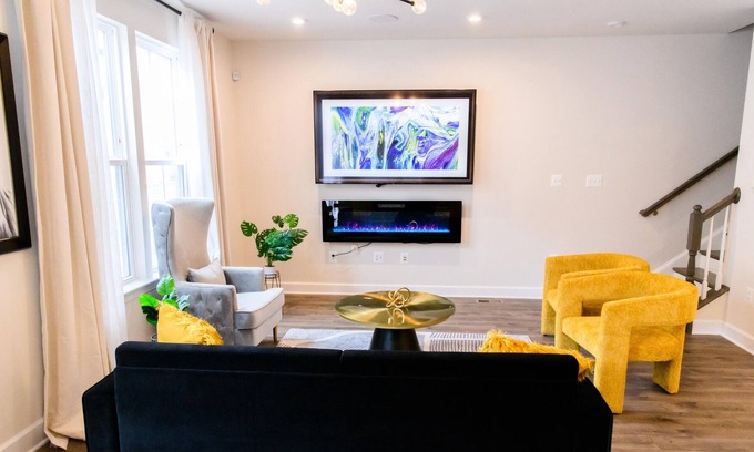 Largo Casa | New Lux home close to DC + metro