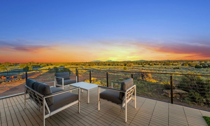 Valle Casa | NEW Luxe Desert Retreat Near Grandcanyon S Rim