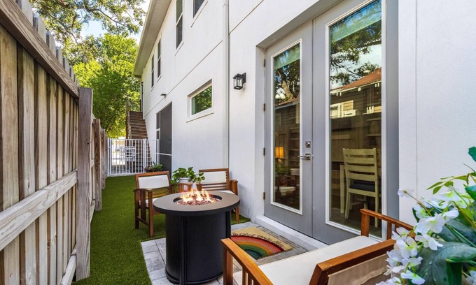 SoHo Casa | NEW! Luxe Townhome near Bern's Restaurant, the Epicurian Hotel & Bayshore Blvd