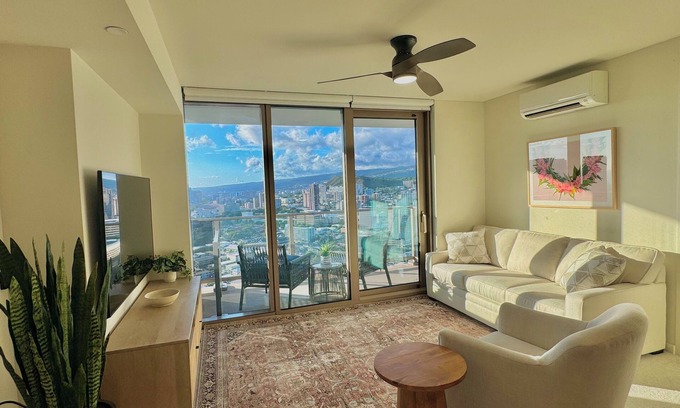 Ala Moana Condominio | New Luxurious condo in Ala Moana, High Floor overlooking the Ocean and Mountains