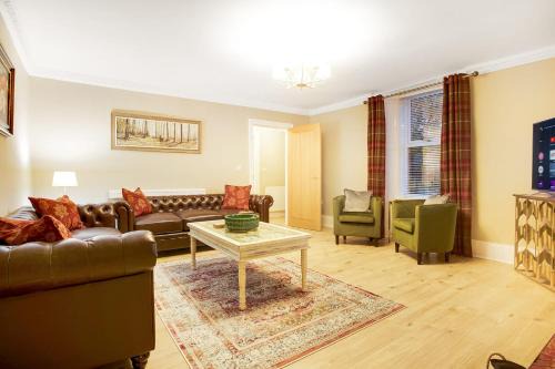 Frosterley Casa | NEW! Luxurious Cottage in Durham by Stay With Us, Ideal for Large Groups & Families, Hot Tub, Sleeps 10!