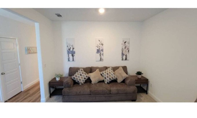 Roosevelt Casa | New Luxurious Home Excellent Neighborhood