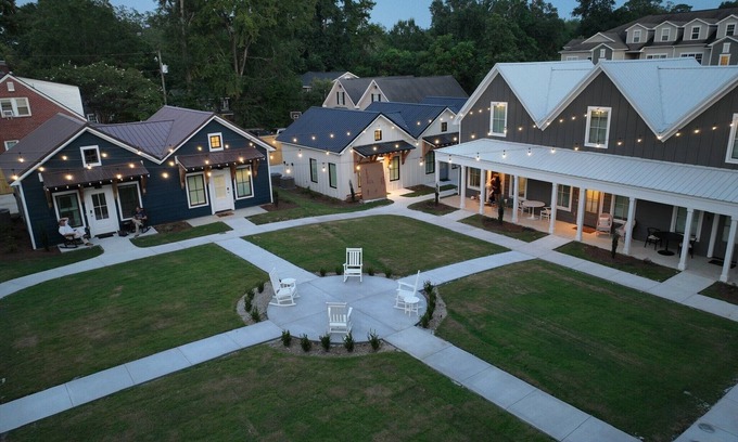 Auburn Cabaña | New Luxury 1BR Cottage in Downtown Auburn!