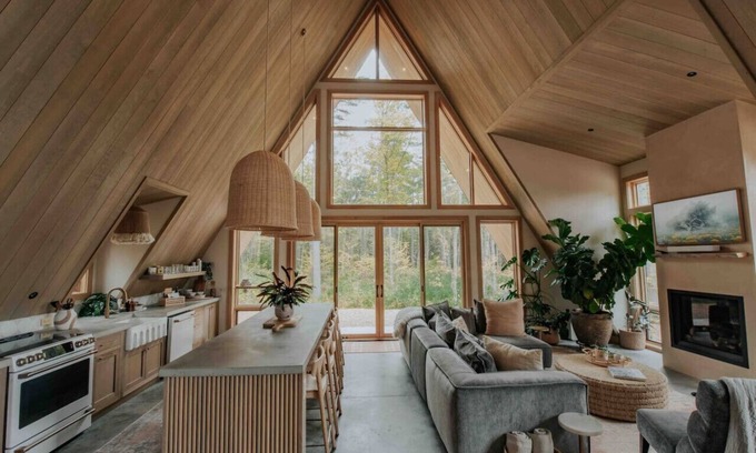 Bethel Casa | *NEW* Luxury A-Frame by Sunday River w/ hot tub