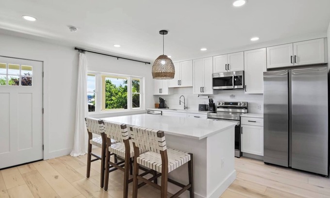Sodus Point Apartamento | NEW Luxury Apartment | Sodus Point | 2 King Beds