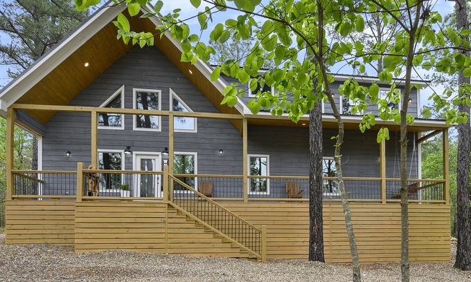 Pickens Cabina | NEW Luxury Cabin. Five-Star Reviews. Sleeps 10, 2 Masters, loft, 2 decks