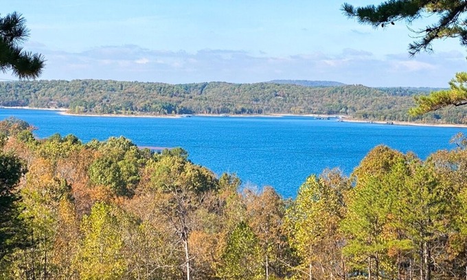 Rogers Cabaña | NEW! Luxury cottage with epic lake view