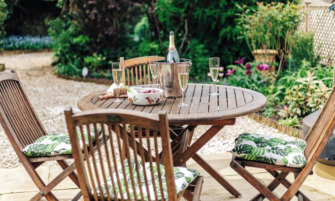 Tetbury Condominio | NEW luxury historic apartment, private garden, parking, dog-friendly, in Tetbury