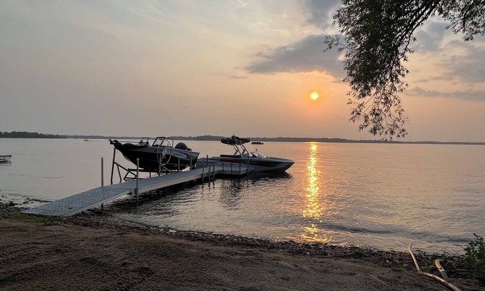 Alexandria Casa | New Luxury Home on Lake Ida perfect for Family get togethers, Stunning Sunsets.