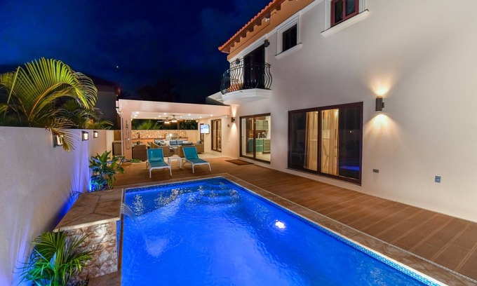 Gold Coast Casa | New Luxury/Modern 3BD/3.5BATH with ***PRIVATE POOL***