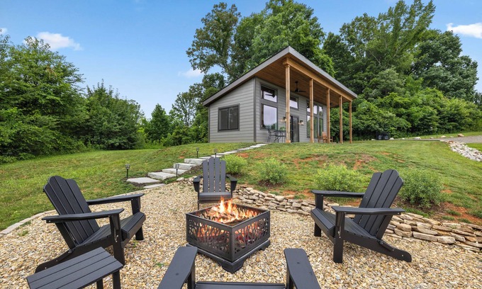 Sevier County Casa | NEW Luxury Tiny Home near Knoxville & the Smoky Mountains