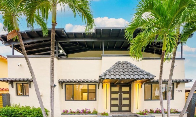Coral Way Apartamento | New Miami & Calle Ocho Home with Arcade!
