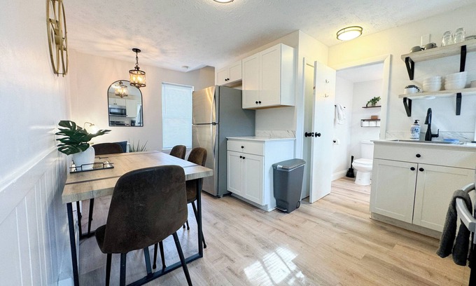 Manchester Apartamento | New - Mins to Concord/ Nashua - Walk to Downtown -
